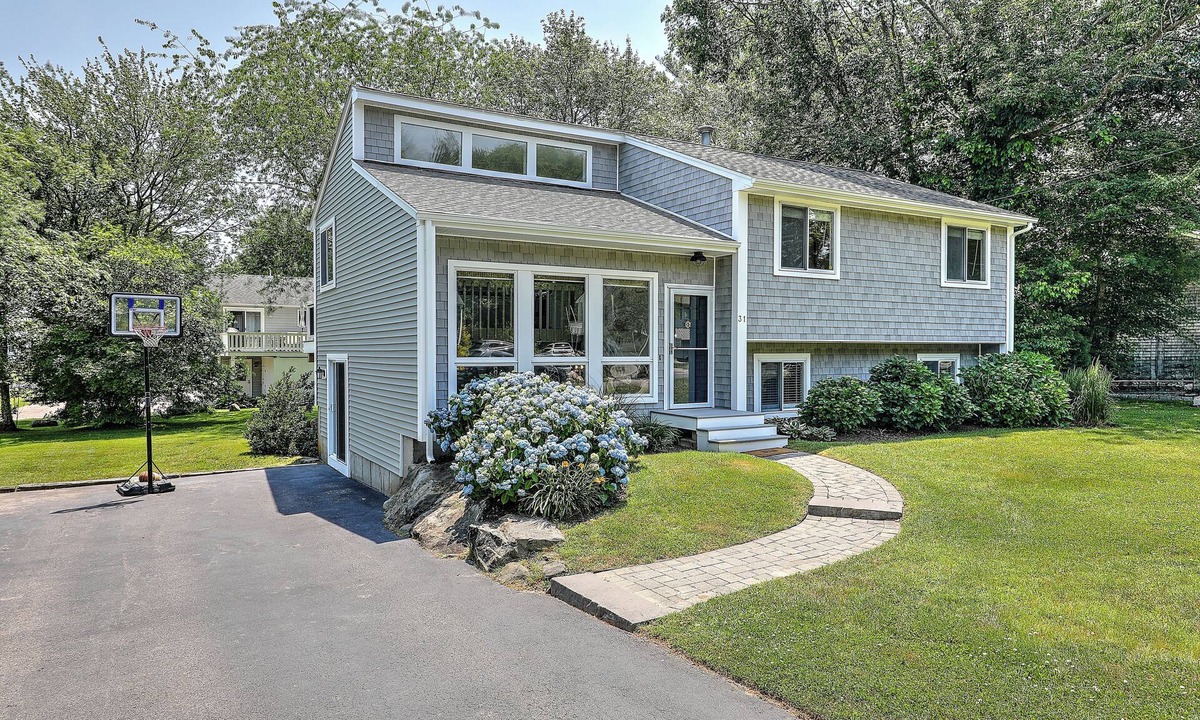 Bonnet Shores House | Fantastic Contemporary ,Min to Narr beach.