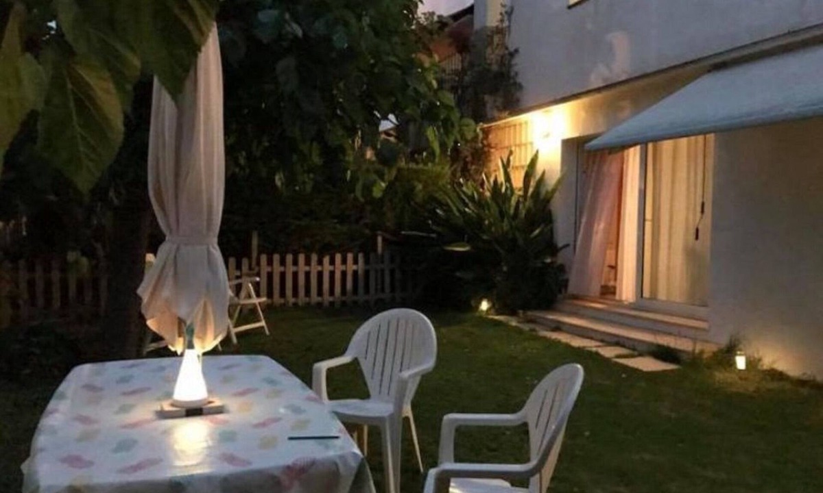 L'Escala Apartment | Fantastic first floor apartment with private garden - Ideal for families