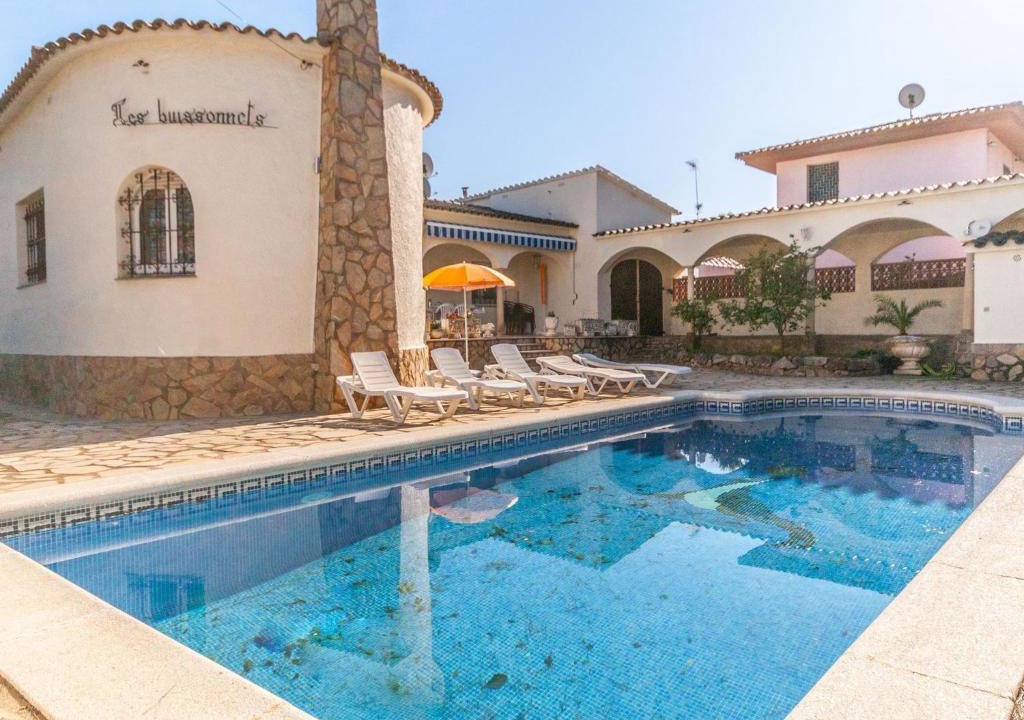 L'Escala House | Fantastic Holiday Home with Private Pool in L Escala