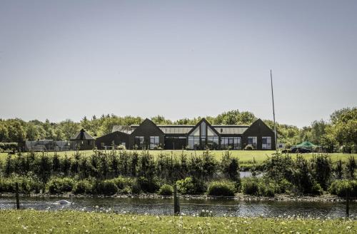 Aabybro House | Fantastic Holiday Property Kragelund For Up To 24 Guests!