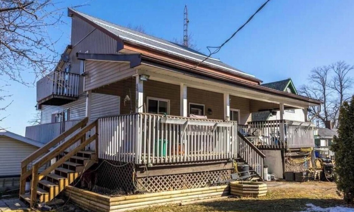 Scugog Cottage | Fantastic Lake Views and Gorgeous Sunsets All year round