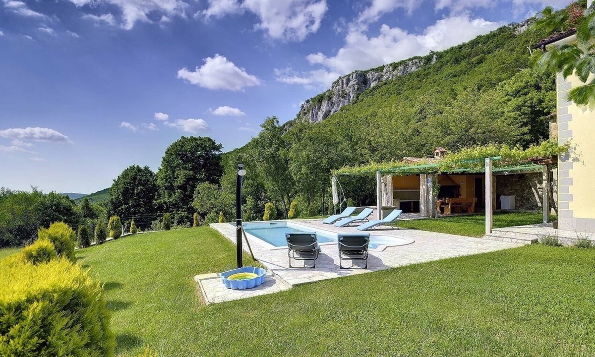 Dolenja Vas House | Fantastic panoramic finca with private pool, air conditioning, WLAN, terrace, barbecue