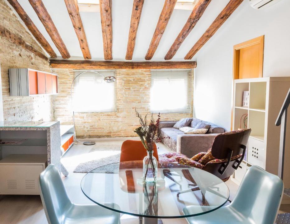 Zaragoza Old Town Apartment | FANTASTICA BUHARDILLA PZ. PILAR