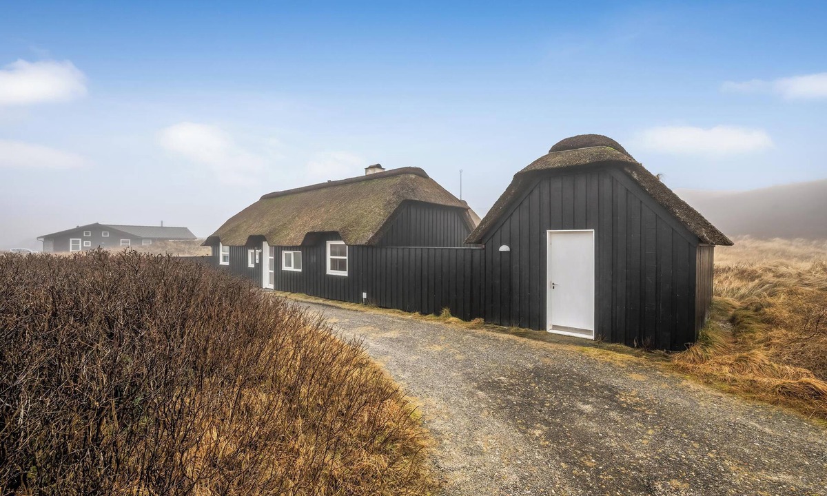Argab House | Fantastically located holiday home with billiards and wellness area