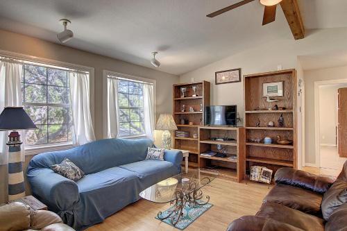 Aransas Pass House | Fantasy Oaks Lodge