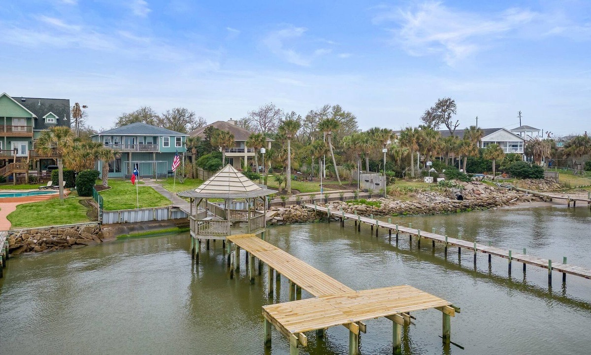San Leon House | Far Far A-Bay| BeachBox | Bay