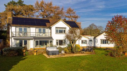 East Haddon House | Far Heath House with Hot Tub