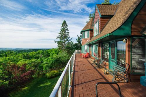 Montebello Villa | Far Horizons Luxury Vacation Home