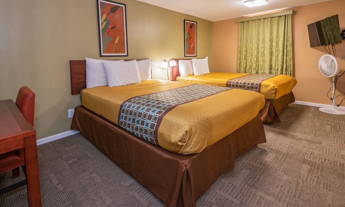 Forks Hotel | Far West Motel