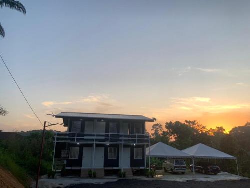 Behrang Ulu House | Farhani Cabin Stay