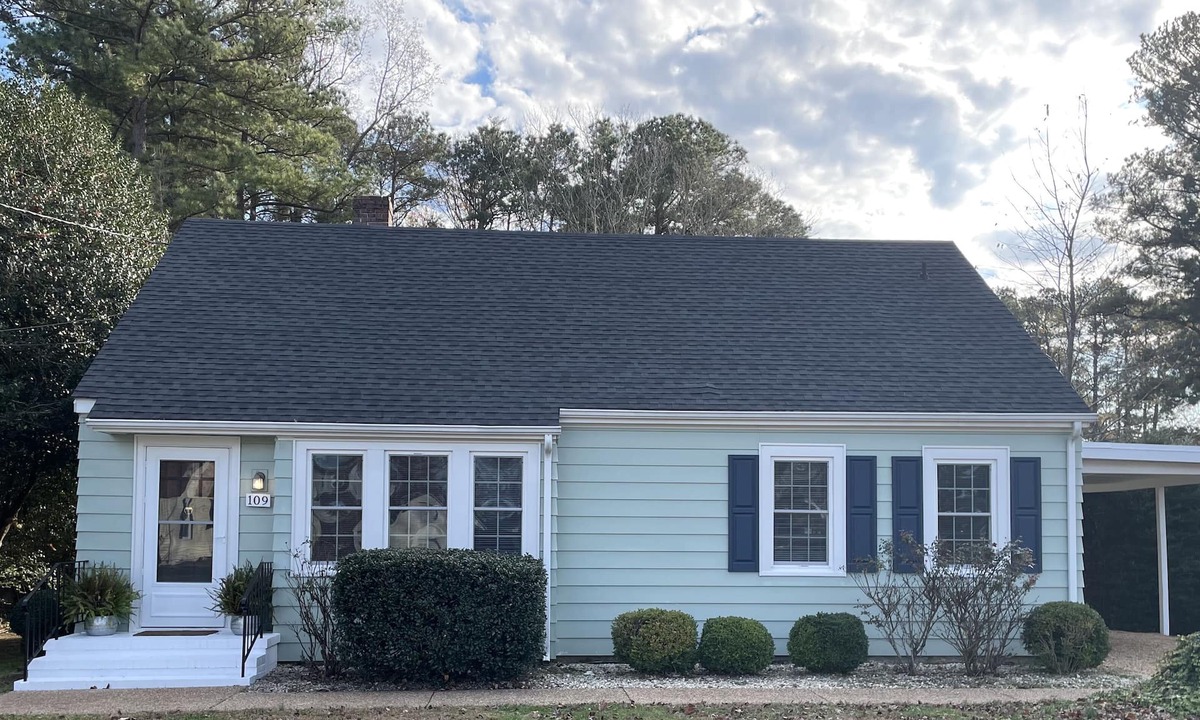 Kilmarnock House | FARLEY Walkable to Shops and Restaurants!