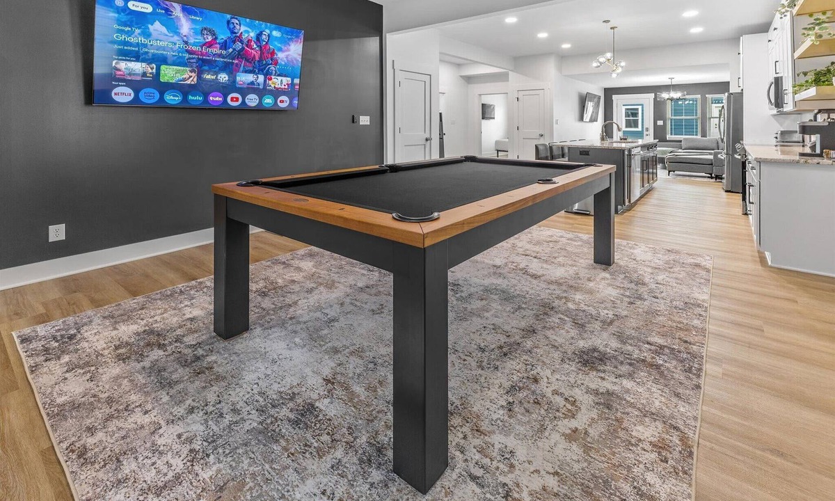 Indianapolis House | Farm House DT Indy with Pool Table