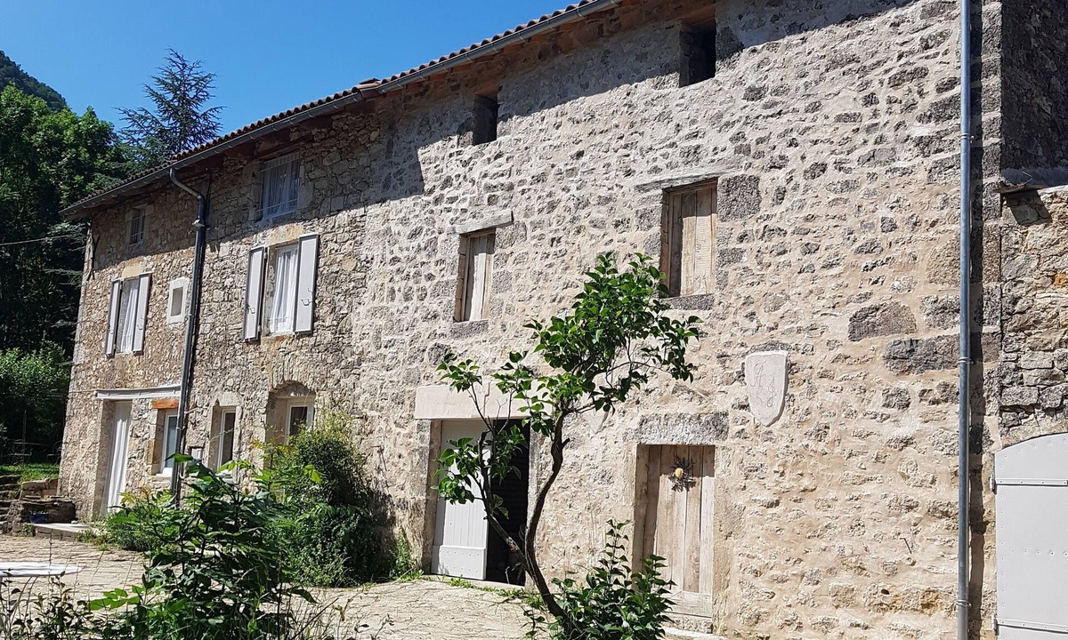 Saint-Georges-de-Luzencon Other | Farm "Les Lacs " sleeps 15 near Millau Aveyron