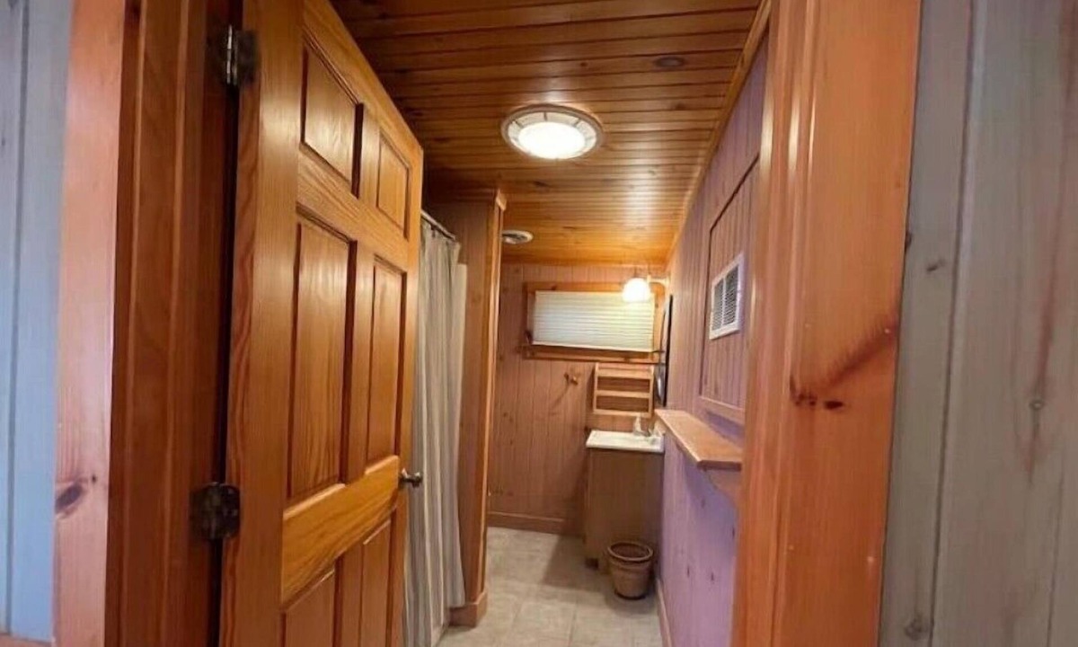 Walpole Other | Farm Stand Lodge