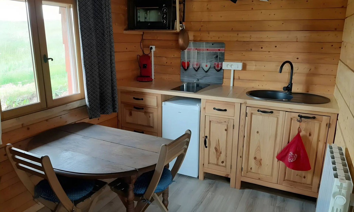 Mazan-l'Abbaye Ski Chalet | Farm Stay Chalet for Rent in the Mountains