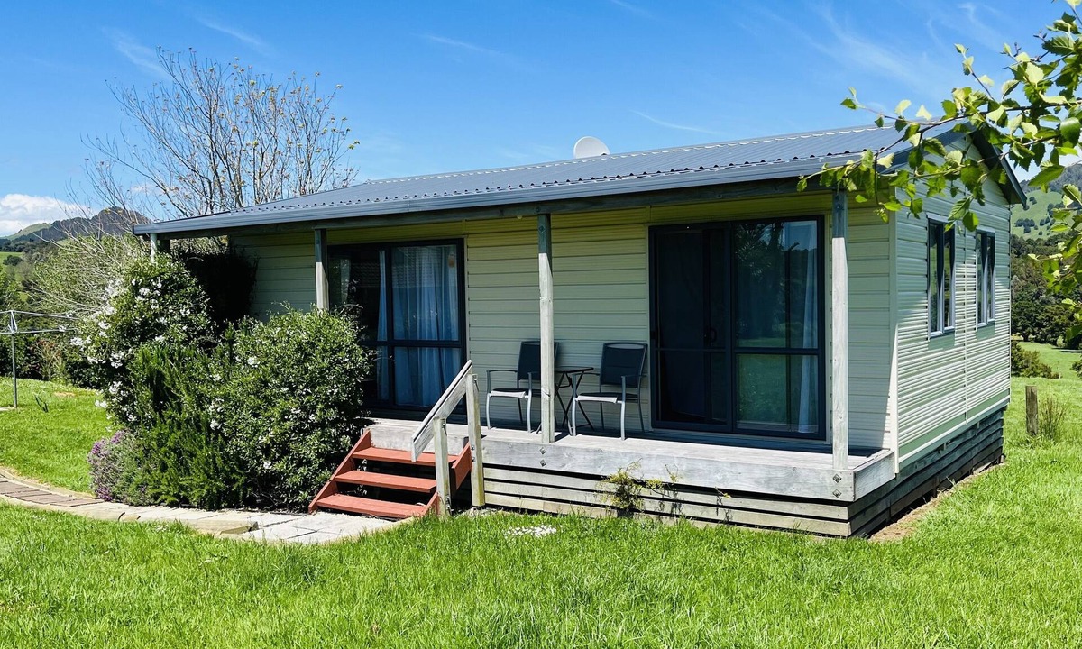 Wheki Valley Cottage | Farm stay - Great Retreat with Panoramic Views