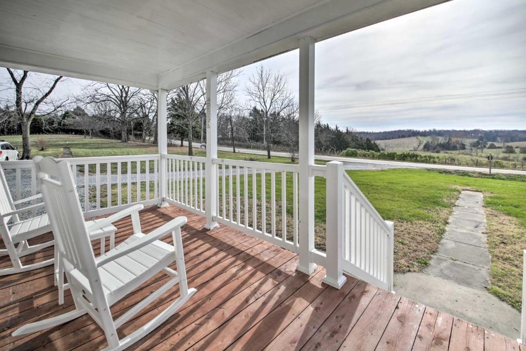 Ste Genevieve House | Farm-Style Ste. Genevieve Retreat w/Fire Pit!