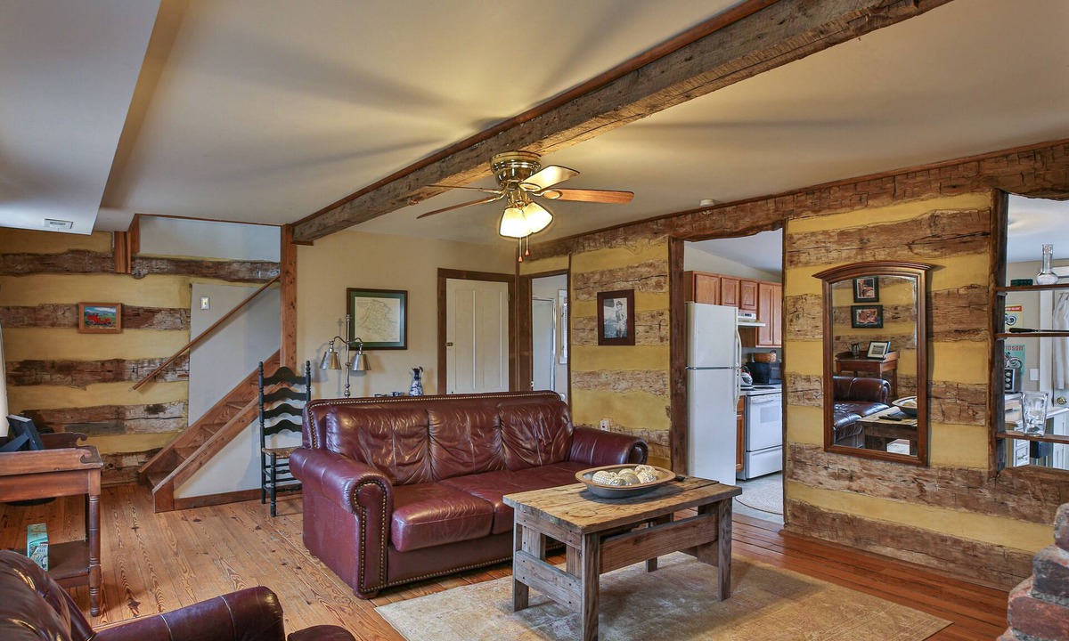 Lovettsville House | Farm View Cottage With Pond