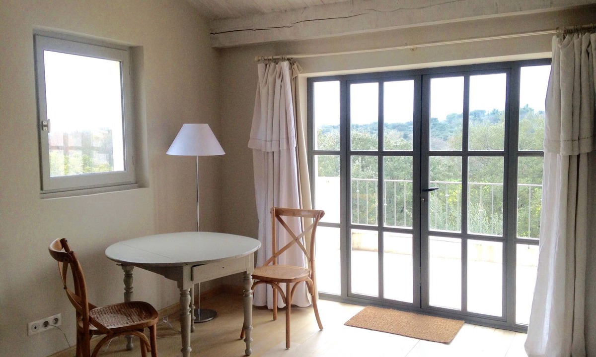Sardan Apartment | Farmhouse B&B on equestrian estate/pool