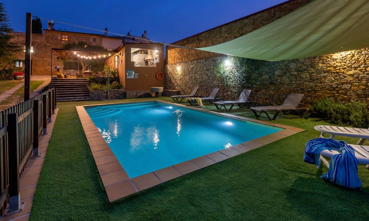 Fonteta House | Farmhouse "Can Nentia" with Mountain View, Pool & Wi-Fi