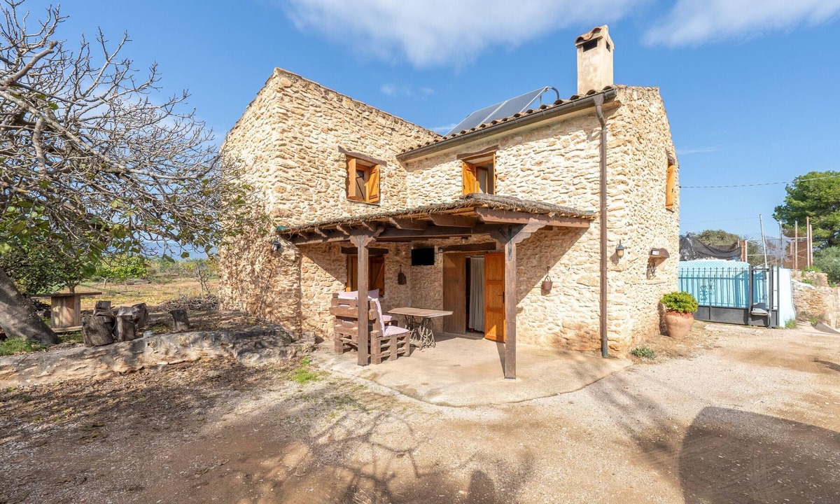Masdenverge House | Farmhouse 'Caseta Dels Cirerers' with Mountain View, Wi-Fi and Air Conditioning