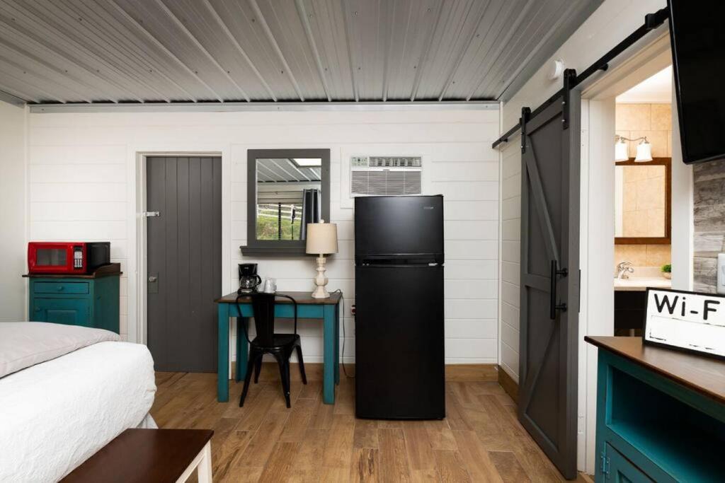Gatlinburg House | Farmhouse Cottage 6 Close to Downtown