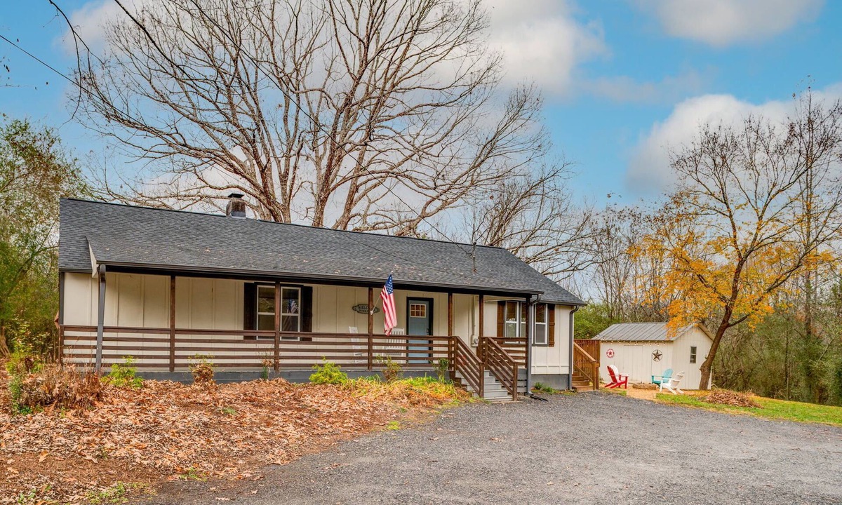 Dallas House | Farmhouse Getaway!