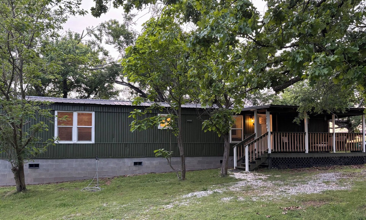 Prairie Grove House | Farmhouse @ Grandma's place