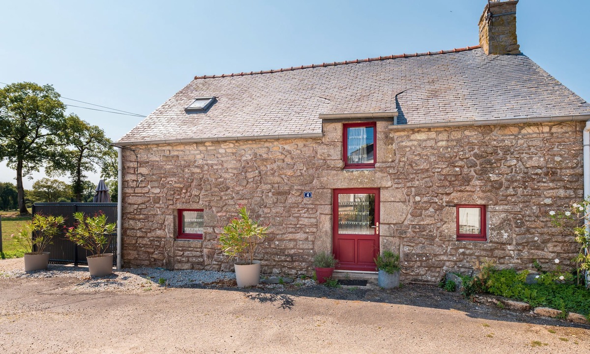 Questembert House | Farmhouse Holiday Home