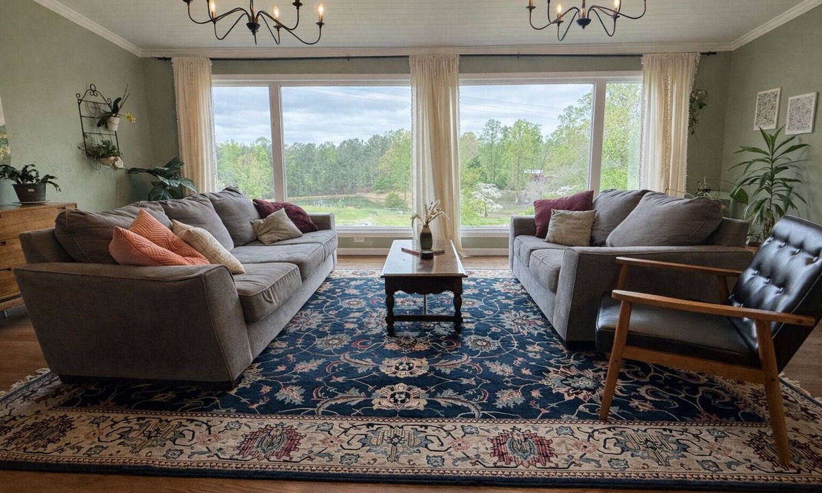 Dawsonville House | Farmhouse in Dawsonville-Perfect for groups!