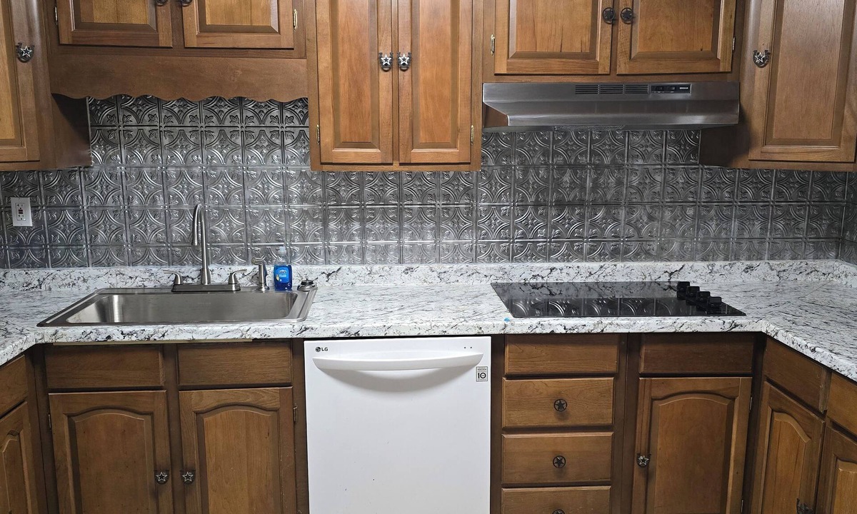 Johnson County Other | Farmhouse located on a horse ranch and rescue.