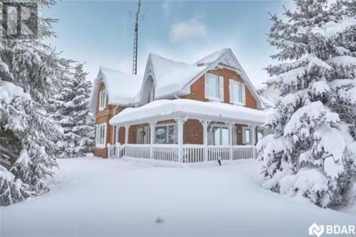 Minesing Apartment | Farmhouse Resort