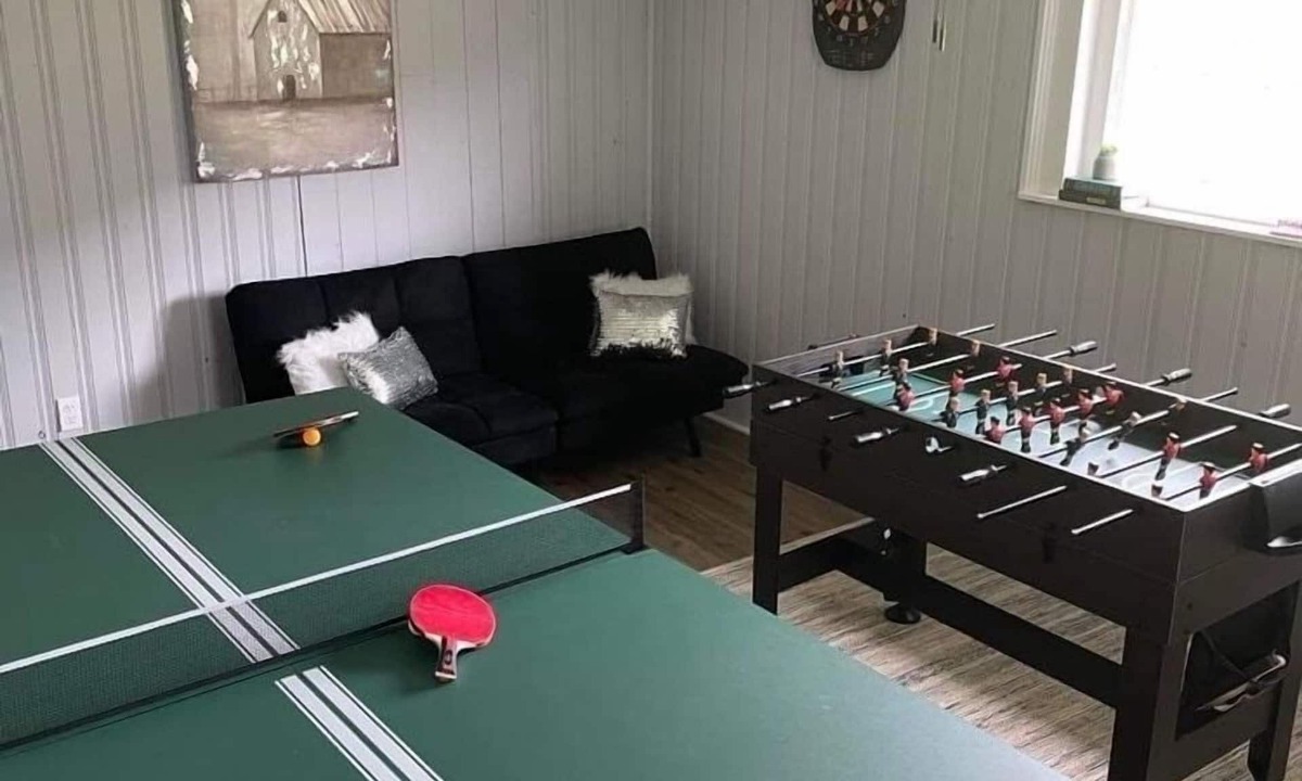 Johnson City House | Farmhouse with game room, creek and fire pit