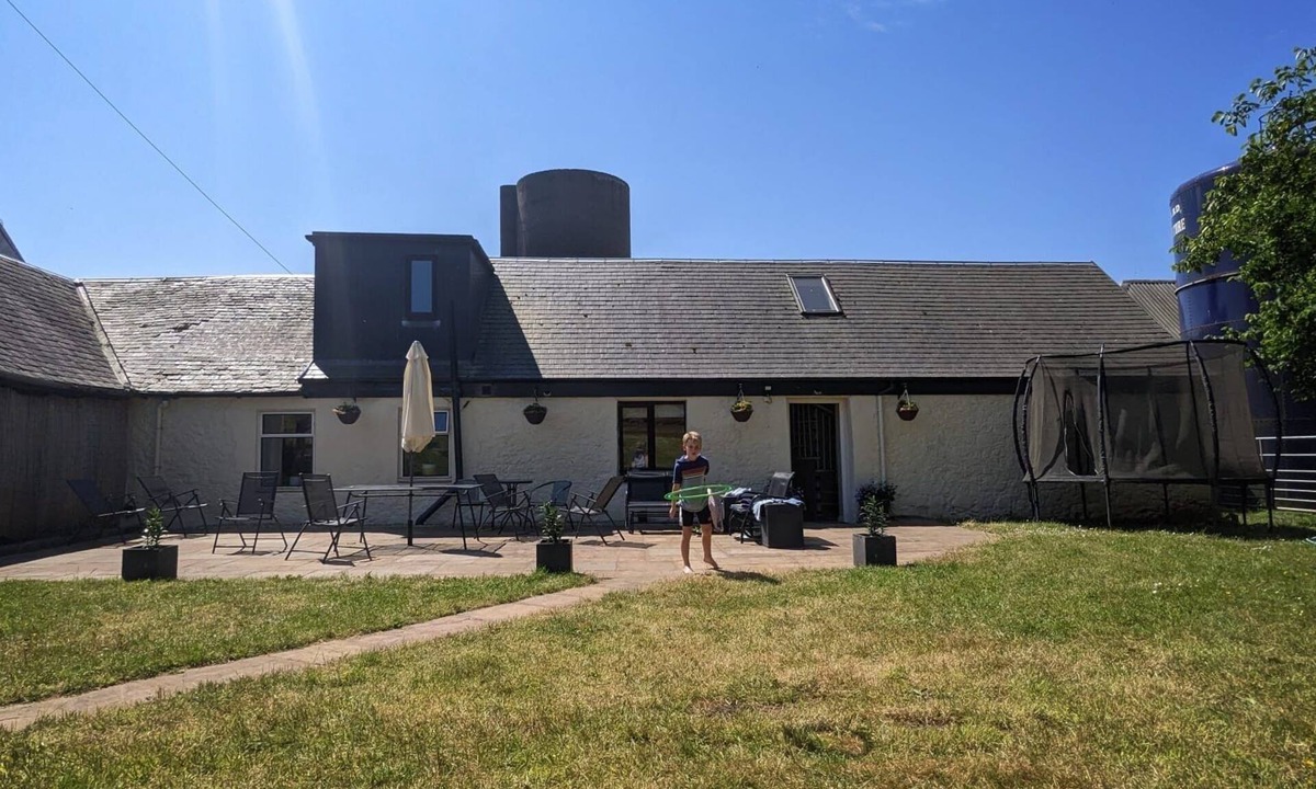 Ardrossan Cottage | Farmyard Cottage