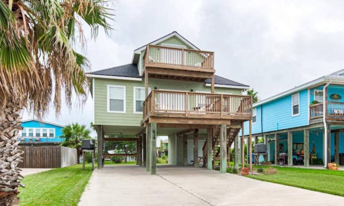 Leeward Sands House | Fast Beach Access - Pool Pickleball Skatepark Dogpark DiscGolf Birding Center