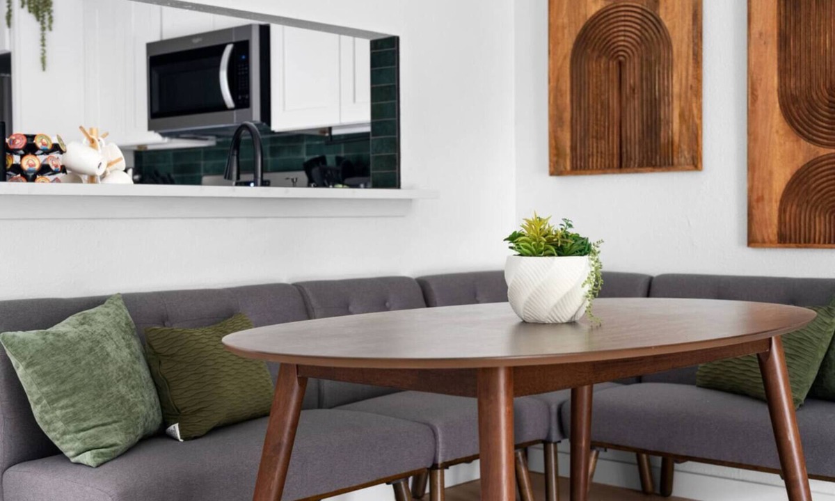 South Lamar House | Fast Wifi Desks SoCo DT Zilker -Pet