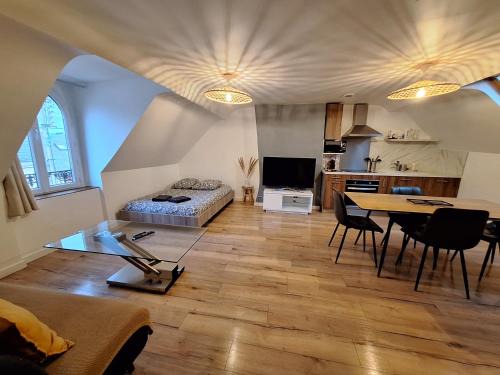 Orleans Apartment | Faubourg des voyageurs 7 - T2 climatisé 4 personnes - proche axe autoroute et gare
