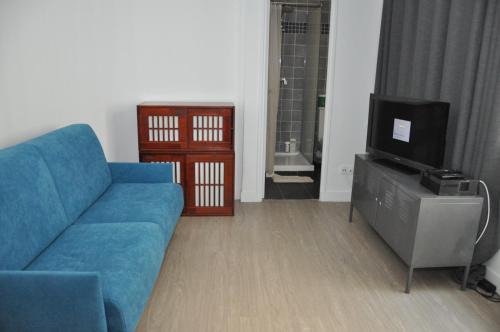 Porte-Saint-Martin Apartment | Faubourg Saint Martin