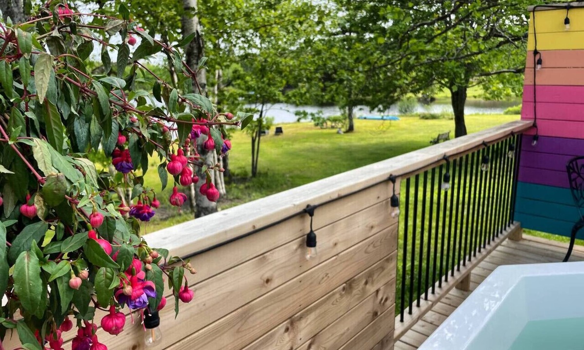 Erbs Cove Condo | Fauna studio on the lake