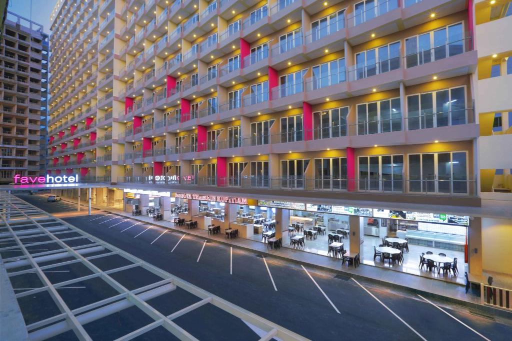 Lubuk Baja Hotel | Favehotel Nagoya - Batam
