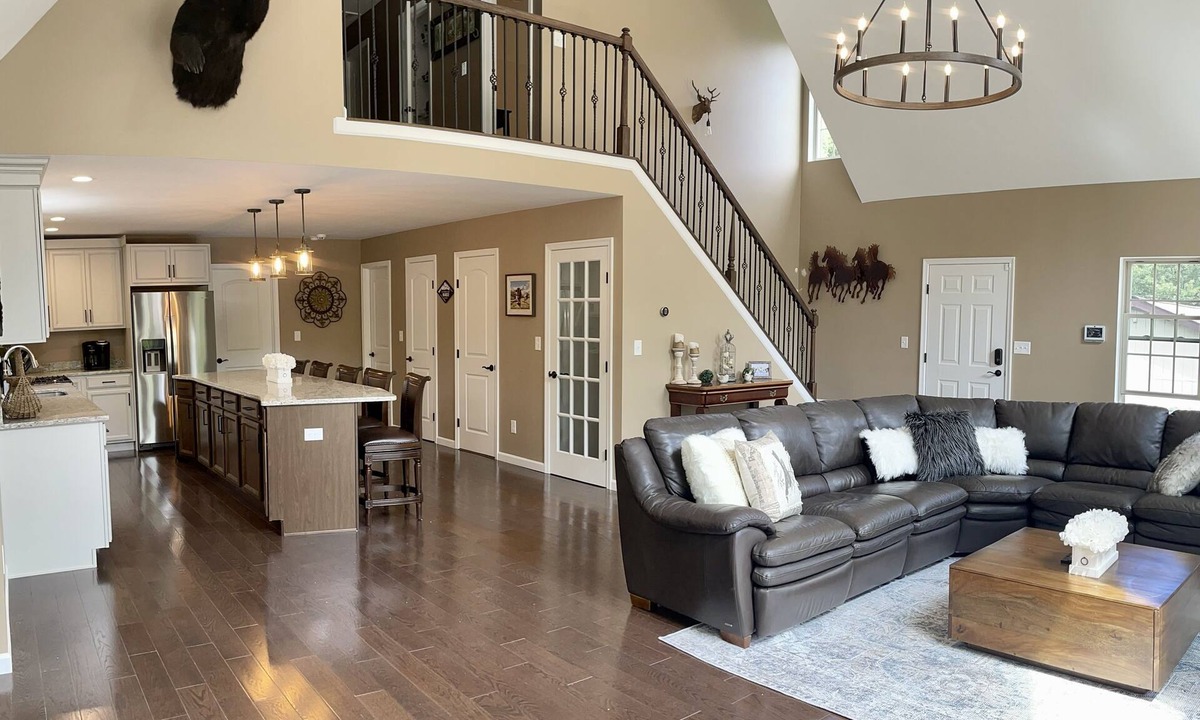 Lake Ariel Ski Chalet | Fawn Chalet