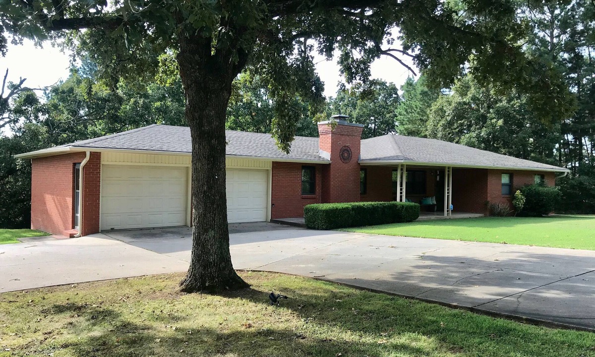 Fayetteville House | Fayetteville Retreat - peaceful/private setting - game room - easy access to NWA