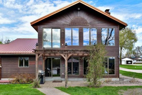 Fountain City House | FC River Retreat