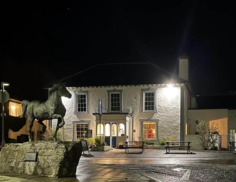 Aberaeron Hotel | Feathers Royal Hotel