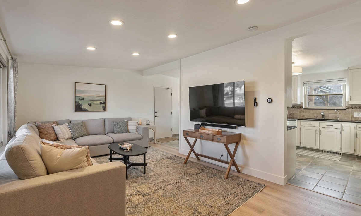 Murray House | Featuring: Arcade Gameroom PoolnGreat for Families!