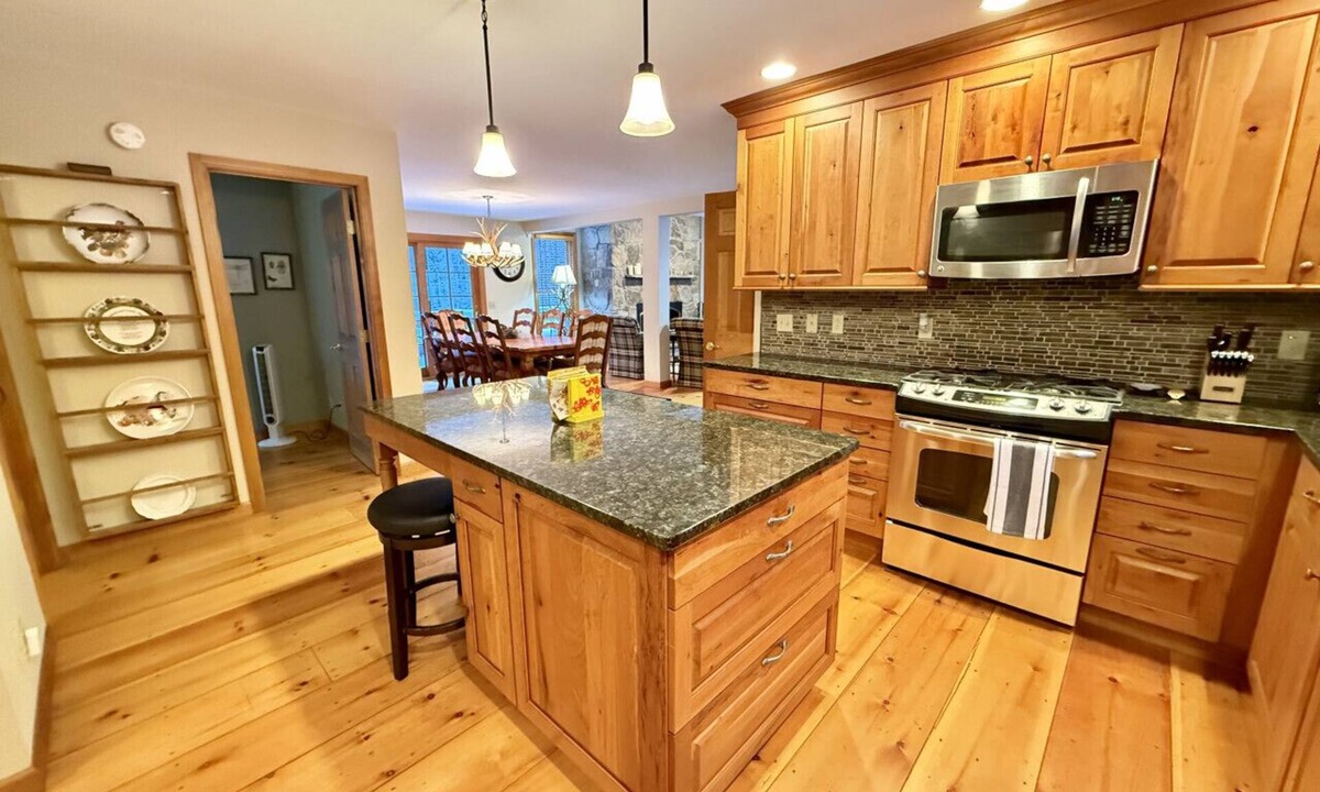 Winhall House | Featuring hot tub, pool table and sauna!