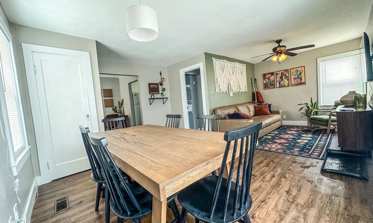 Peoria Heights House | Feel at home in the Cacti Casita