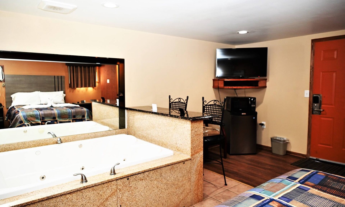 Canton Hotel | Fellows Creek Lodge