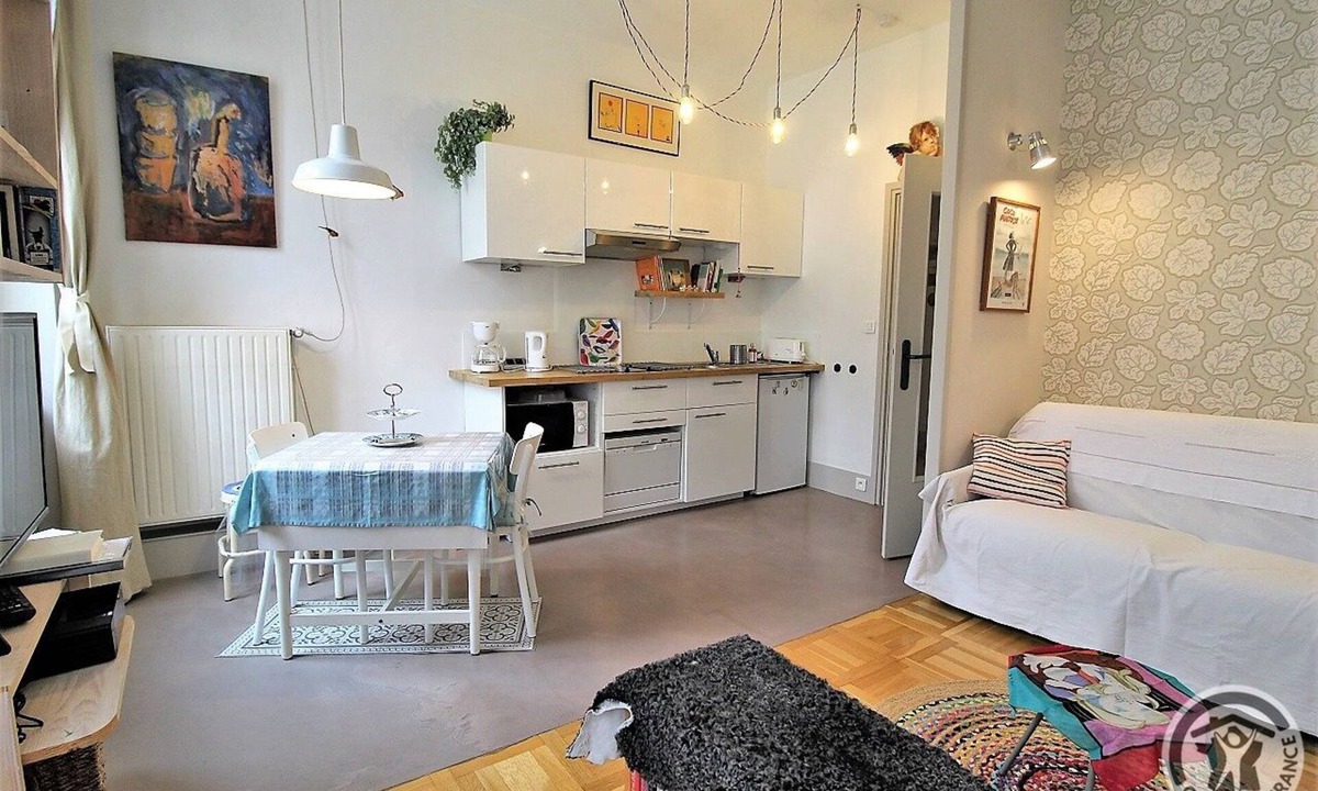 Moliere - Edgard Quinet Apartment | Fenêtres sur Cour