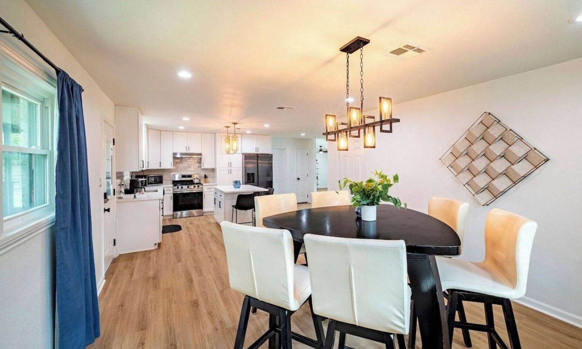 Spring Branch West House | Fenced Backyard | King Bed | Open Plan | Modern